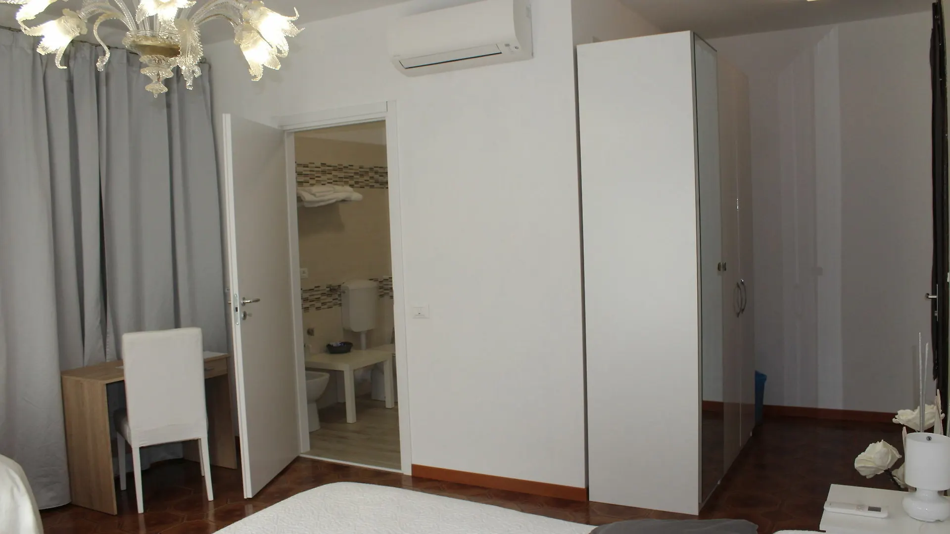 B&B Airport Venice Diego Tessera Bed & Breakfast